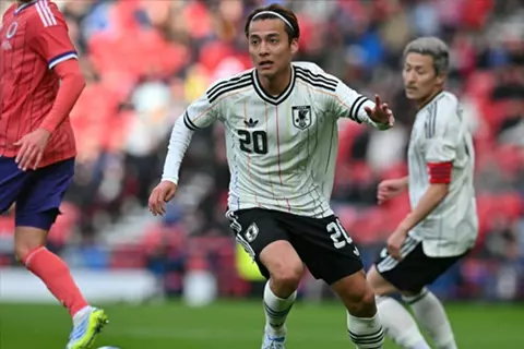 منافسا منتخبين عربيين.. اليابان تفوز على إسكتلندا وديا قبل المونديال